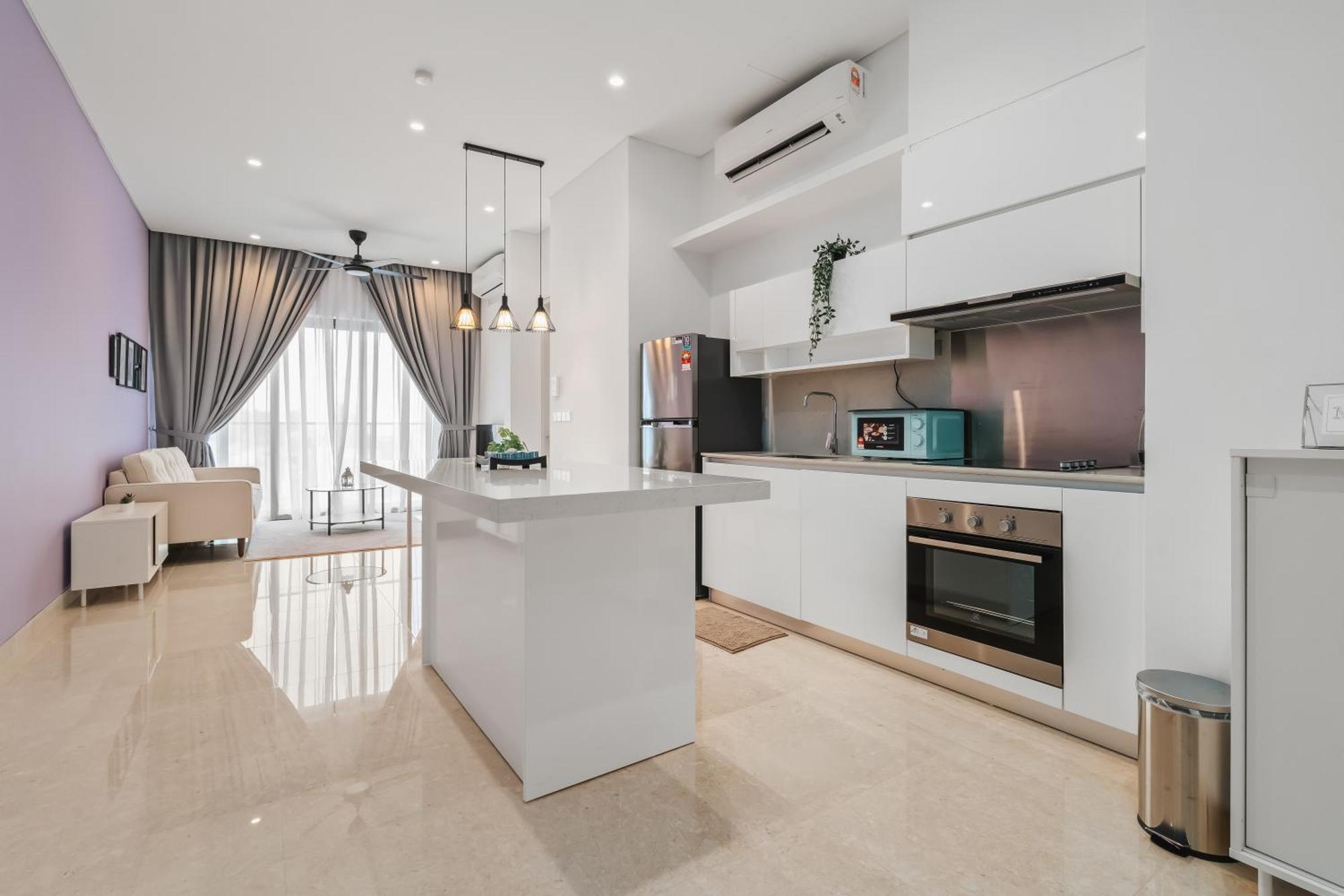 Pangsapuri Twin Tower View 2br With Balcony Next To Lalaport Bbcc Shopping Mall 3-mins To Lrt Station *