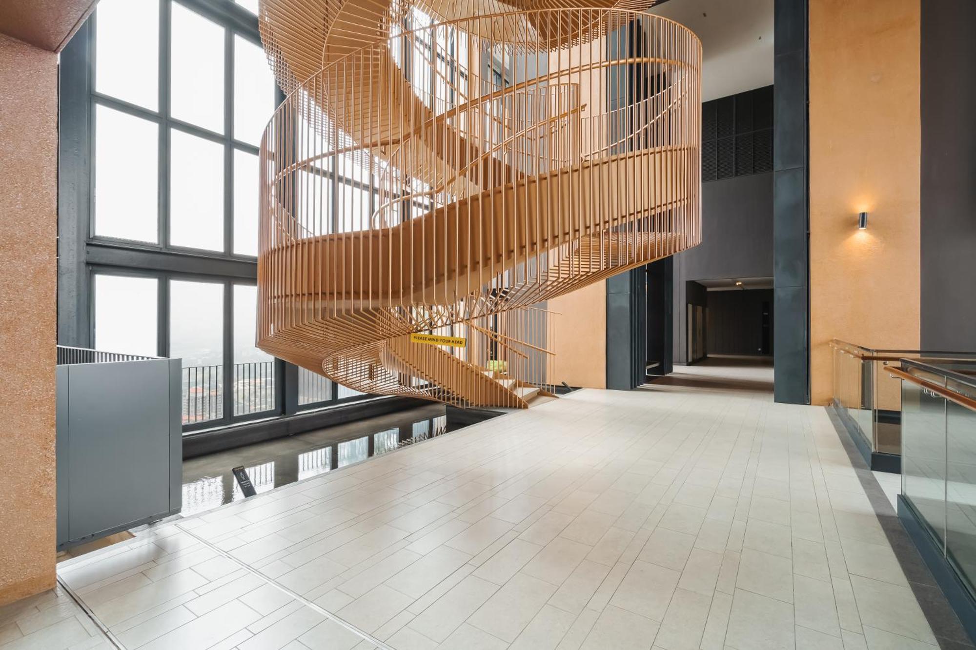 Twin Tower View 2br With Balcony Next To Lalaport Bbcc Shopping Mall 3-mins To Lrt Station *